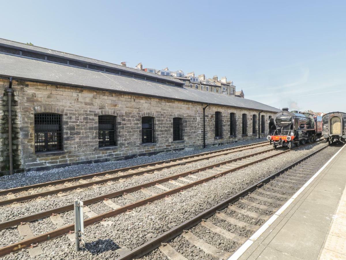 Tornado Engine Shed Apartamento Whitby Exterior foto